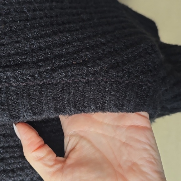 Torrid Raglan Hoodie Sweater - Embroidered Star Black NWT NEW 3x pocket - Picture 14 of 15